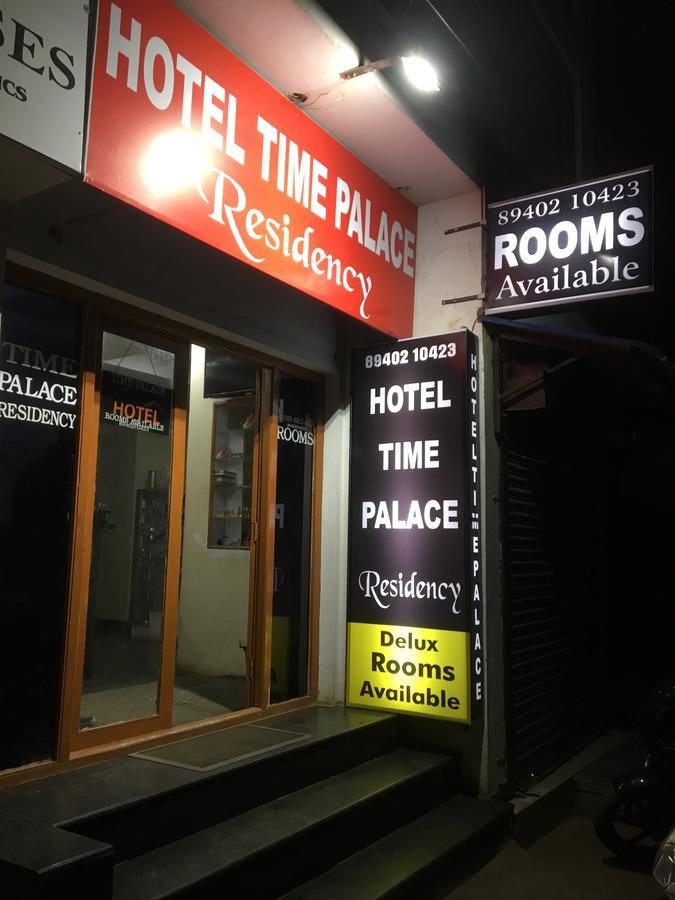 Hotel Time Palace Ooty Exteriör bild